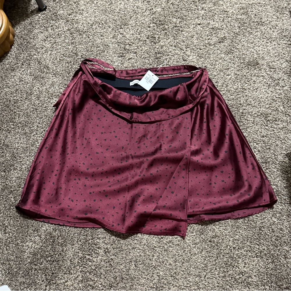 Abercrombie & Fitch Maroon Black Silky Mini Skirt Wrap Small NWT